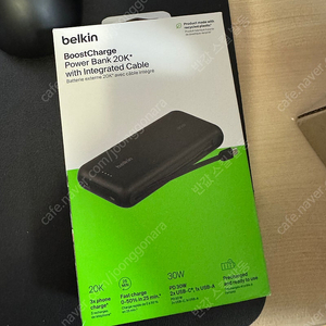 벨킨 케이블 일체형 보조배터리 20000mAh BPB024fq 블랙 판매합니다.