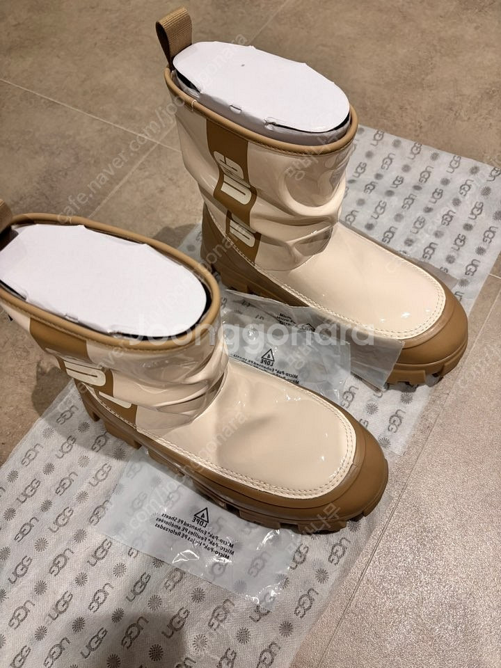 역시즌! UGG 어그 클래식 브렐라 미니 - 바닐라 ​--1