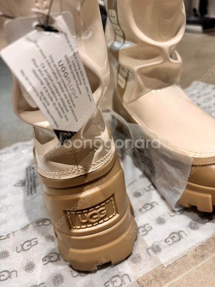 역시즌! UGG 어그 클래식 브렐라 미니 - 바닐라 ​--3