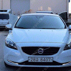 볼보 V40 중고 볼보 중고 흰색 2015년식 79,572km D2 자동차 중고