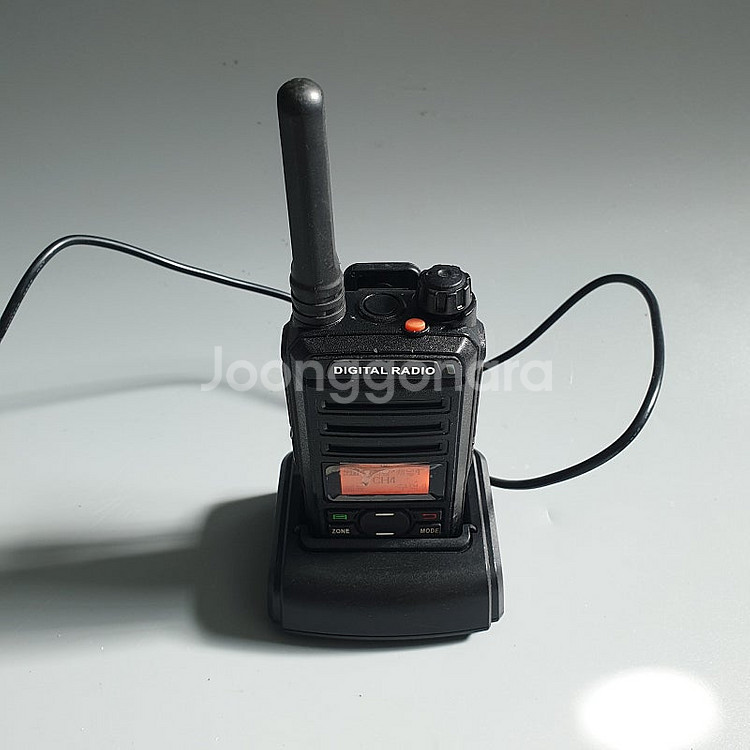 고성능 디지털 업무용 무전기 DHR 808--0