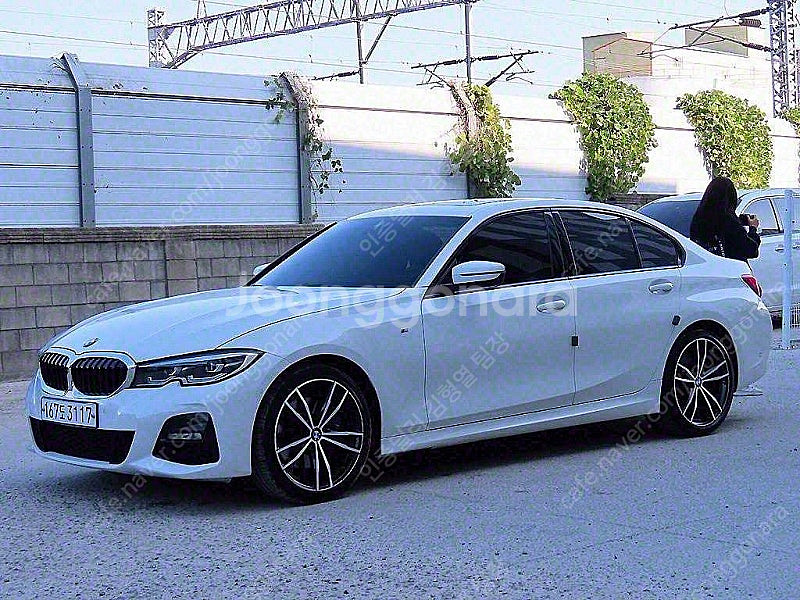 BMW 3시리즈 중고 BMW 중고 3시리즈 330i 흰...--2