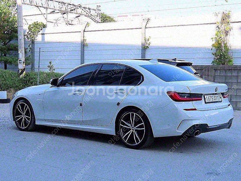 BMW 3시리즈 중고 BMW 중고 3시리즈 330i 흰...--3
