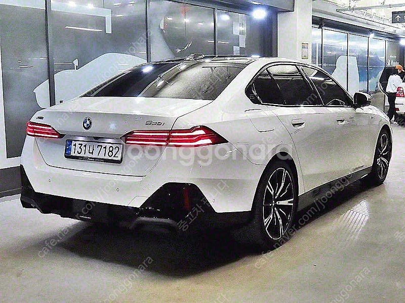 BMW 5시리즈 중고 BMW 중고 530i xDrive...--8
