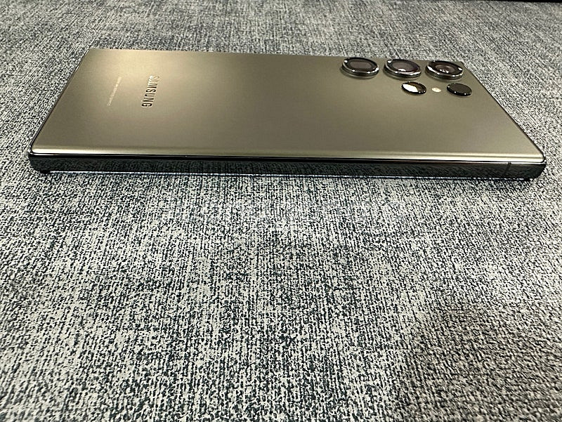 갤럭시S23울트라 512G 그린 무잔상 상태좋은 단말기...--4