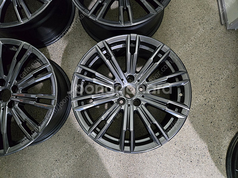 BMW G20 320I 790M 고스트크롬 18인치 순정휠 대품판매20만원--1