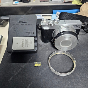 니콘 1j5 작살난거 팝니다