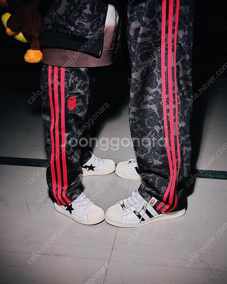 [S]아디다스 베이프 파이어버드 트랙 팬츠 블랙--4