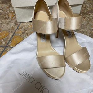 지미추 Jimmy Choo 새틴 36