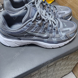 나이키 p6000 그레이 240사이즈