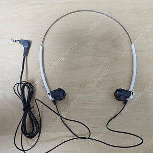 소니 버터컬 이어헤드폰 MDR-W30 입니다.