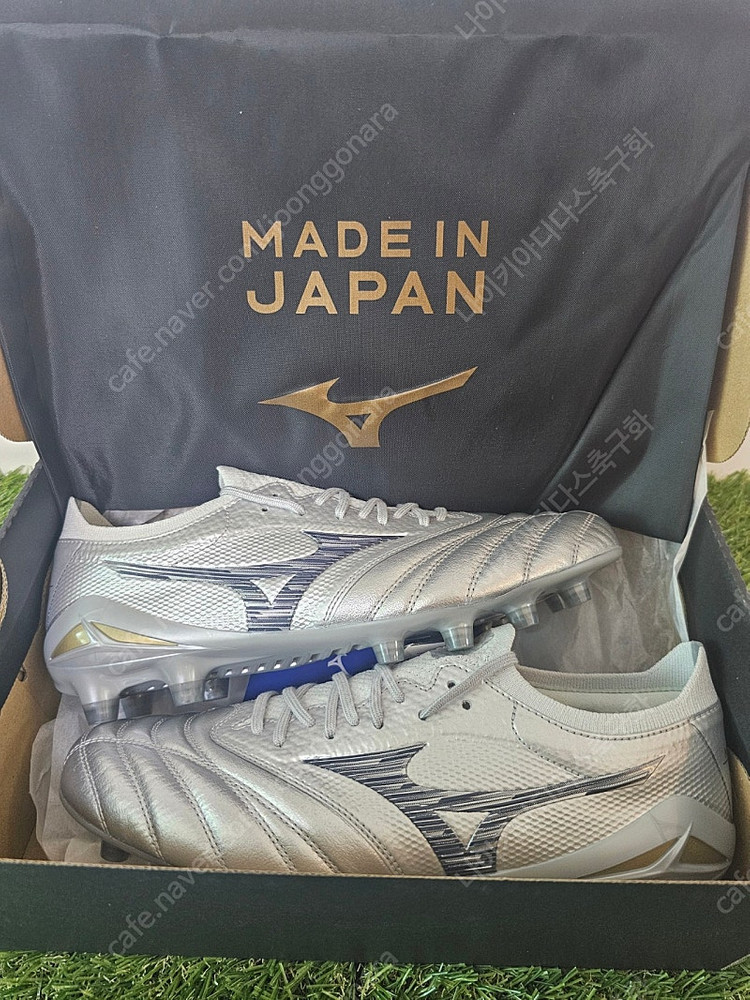 [새상품]모렐리아 네오4 베타 JPN MD Platinum Silver팩 255mm--0