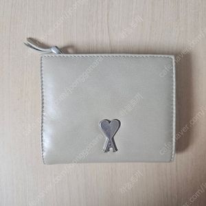 아미 반지갑 거의 새상품 팝니다