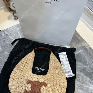 셀린느 파니에 호보백 새상품 판매합니다!!