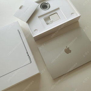 맥북에어 M2 13인치 실버 (RAM 8GB , SSD 256GB)