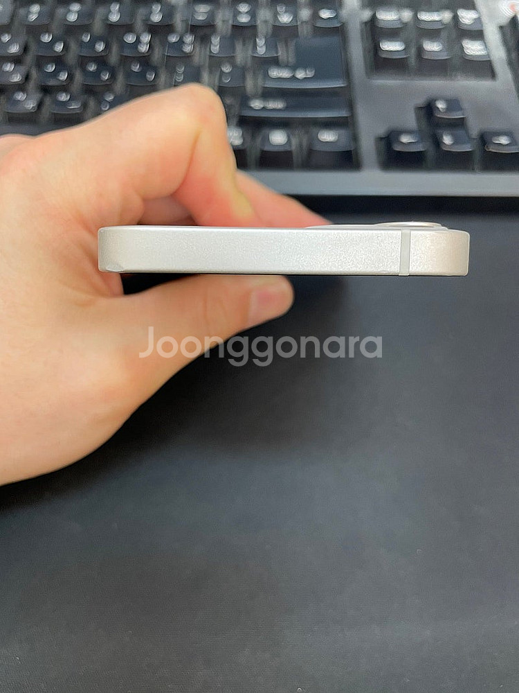 아이폰12미니 화이트 64GB 상태좋은 중고19만팝니다...--3