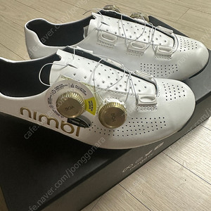 님블 얼티메리트 화이트 39.5 클릿슈즈 신품