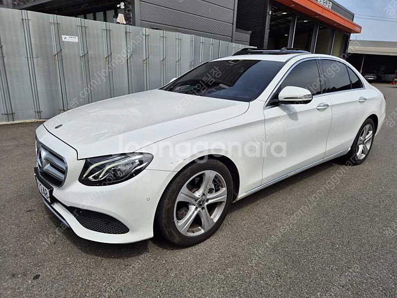 벤츠 E-클래스 W213 E200 아방가르드 판매합니다...--1