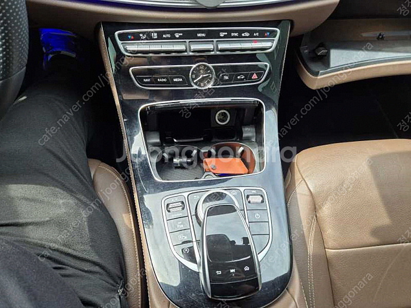 벤츠 E-클래스 W213 E200 아방가르드 판매합니다...--8