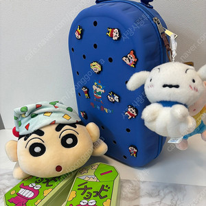 (새제품) 짱구 지비츠 백팩 + 짱구인형+ 흰둥이&맹구키링 + 틴케이스2개 일괄