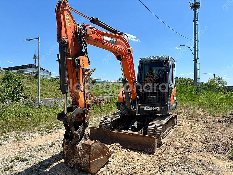 공투 굴삭기 두산 DX55MT 판매합니다. 상태좋음 굴...--1