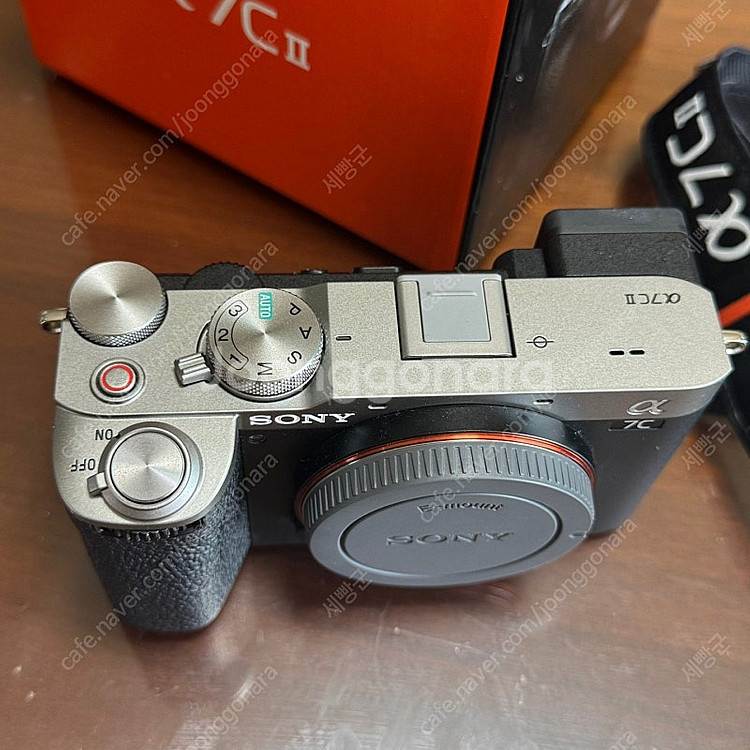 sony A7C2 카메라와 sigma 28-70mm 렌...--1