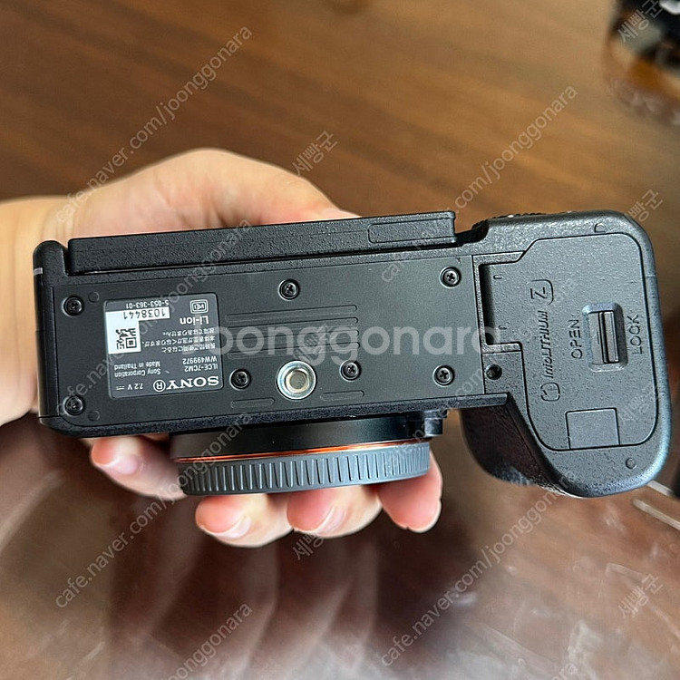 sony A7C2 카메라와 sigma 28-70mm 렌...--4