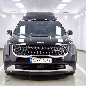 카니발 하이브리드 중고 더 뉴 카니발 중고차 검정색 2025년식 7,551km HEV 하이리무진 9인승 시그니처 중고차 할부가능