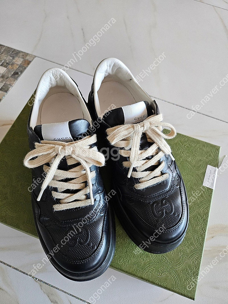 구찌 GG엠보스 스니커즈 팝니다 260~265--1