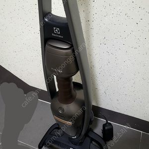 일렉트로룩스 무선청소기 4만원에 팝니다