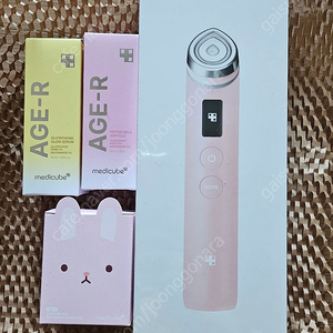 (최근구입 새상품) 메디큐브부스터프로+핑크토끼헤드+ 앰플2병