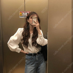 아카이브제이투유 르네 새틴 블라우스