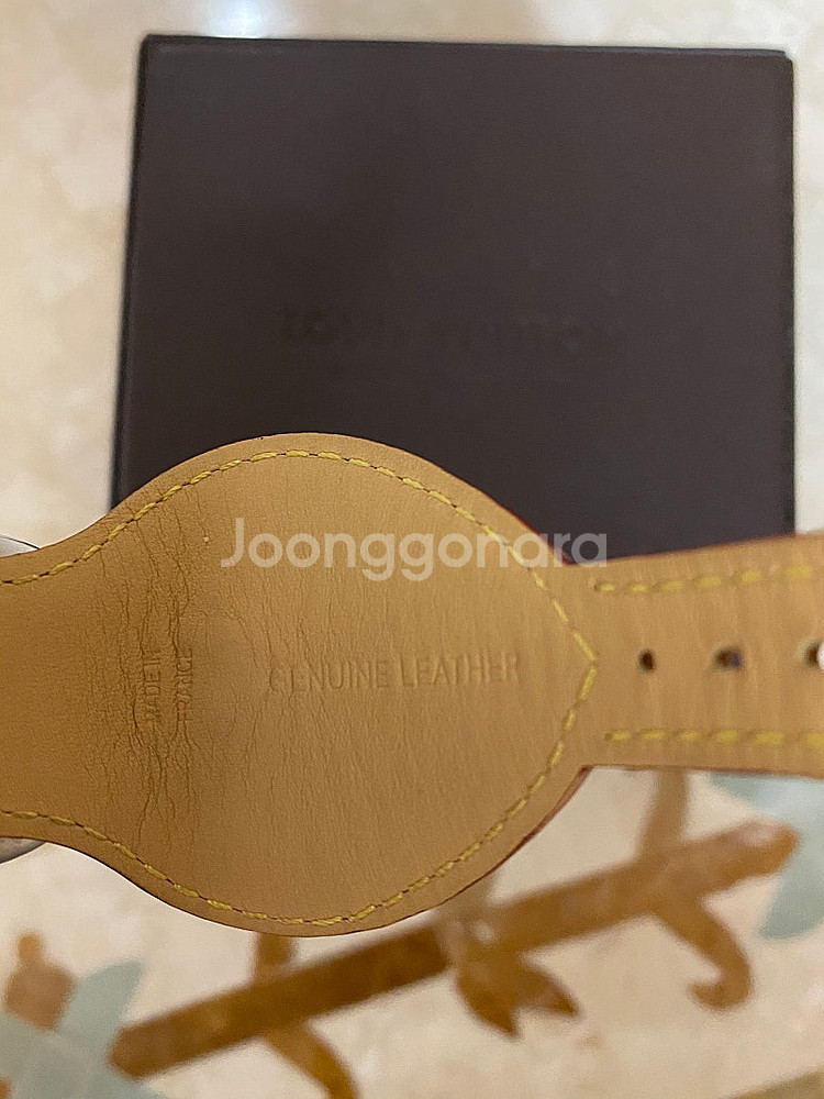 루이비통 땅부르 모노그램 가죽 쿼츠 여성 시계 전용 파...--7