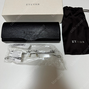 아이반 오르빗 무테안경 실버 새제품! 진짜 미친가격에 판매합니다!!!!!!!!!!!!!!