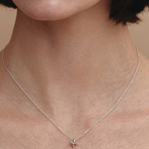 이에르로르 목걸이 판매합니다