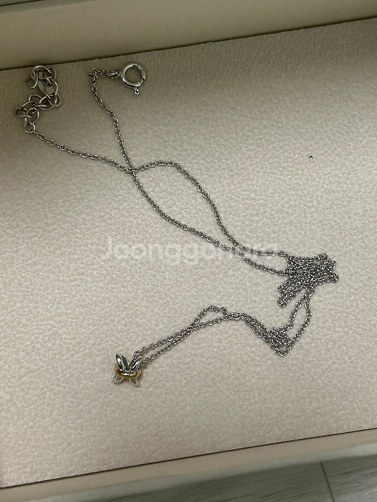 이에르로르 목걸이 판매합니다--2