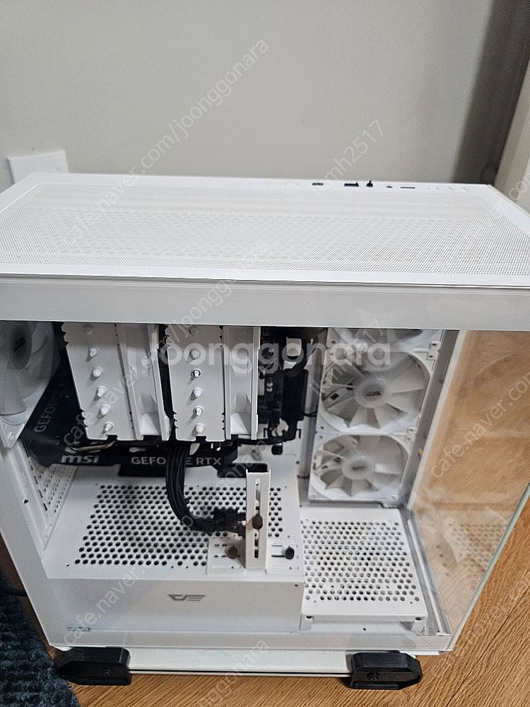급처 ) 화이트 PC 본체 RTX 4060Ti +마우스...--0
