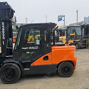 디젤지게차 4.5톤 2단 두산 로테이팅포크 캐빈 차량상태좋음