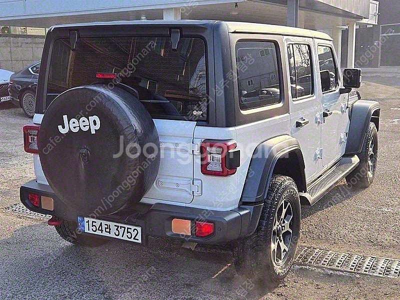지프 랭글러 중고 랭글러 루비콘 중고 흰색 2020년식...--3