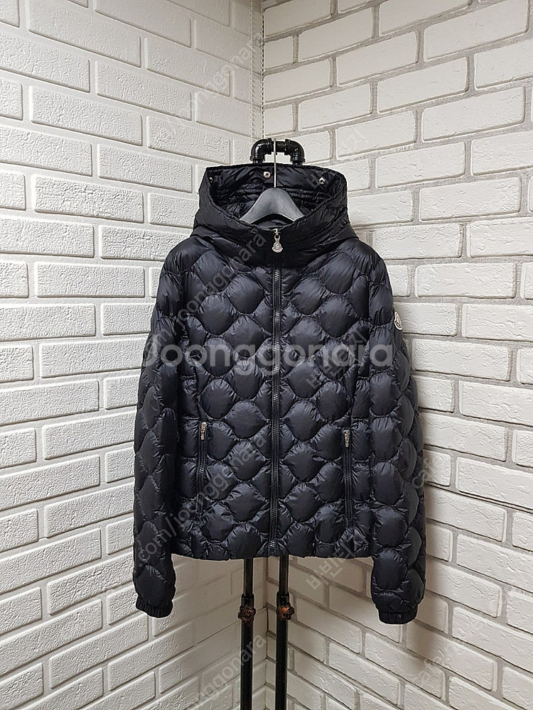 [55/정품] 몽클레어 여성 후드퀼팅패딩--1