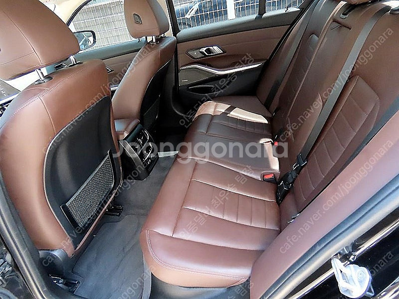BMW 3시리즈 중고 BMW 320i 중고 승용차 검정색 2020년식 58,825km 320i 럭셔리 중고차카페--6