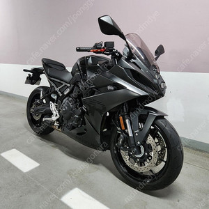 스즈키 GSX-8R 24년식 신차급 상태 판매합니다.