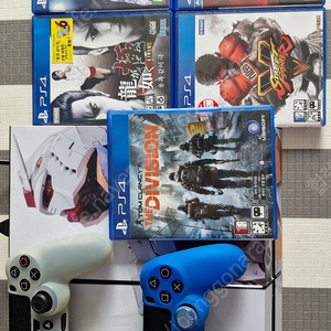 플스4 Ps4 408.5GB 및 조이스틱, 게임 5개 판매합니다.