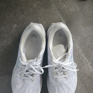 아식스 노바 블라스트 3 270판매합니다