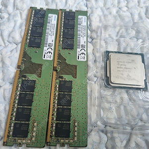 CPU i7-10700 단독 27만원 / RAM 삼성 DDR4-3200 (16gb x 2개) 1세트 6만원 / 둘 다 구매 시 30만원
