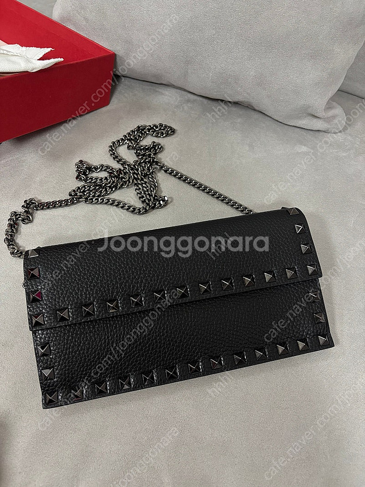발렌티노 락스터드 체인백--0