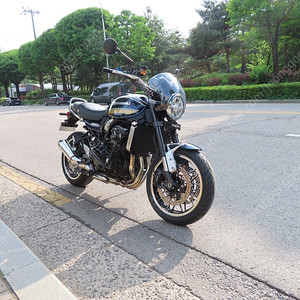 가와사키 z900rs 2022년식 판매합니다