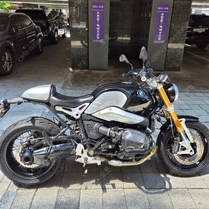 BMW 알나인티 노멀 21년식 유로5 무사고 신차급 판매합니다.