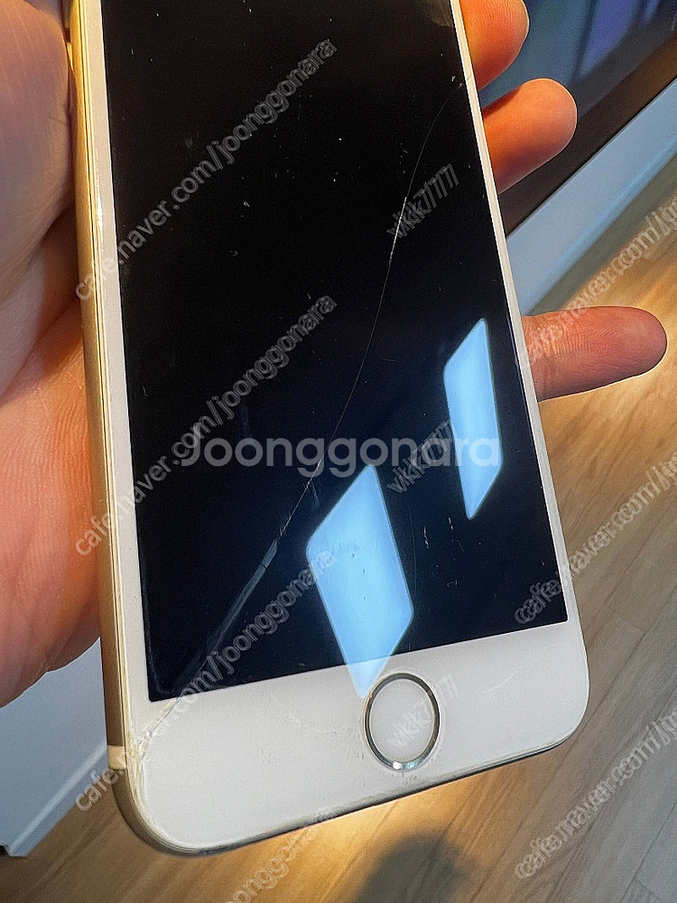 아이폰 6S 골드 64GB 액정파손폰--1
