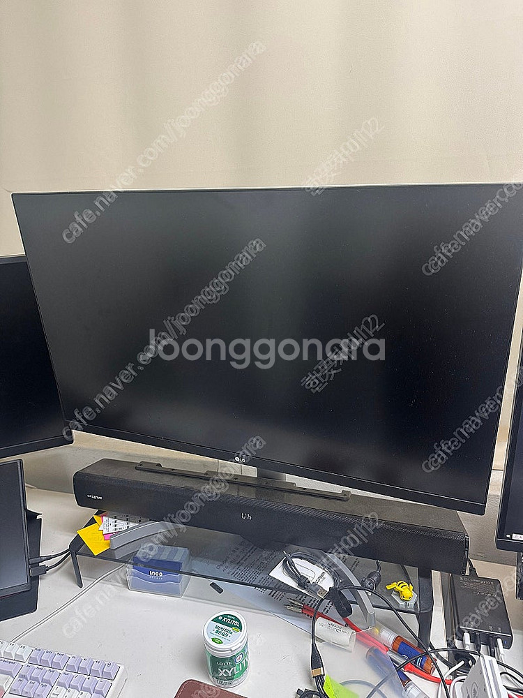 LG 4K 작업용 모니터 팝니다. 27인치, 32인치 ...--0